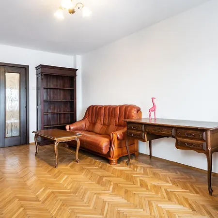 Lazy's Haven - Central With Balcony Apartment *